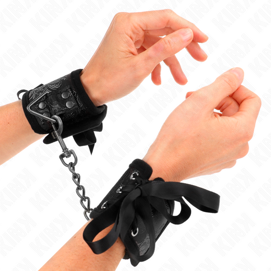 KINK - SCANDAL POLSINI RESTRAINTS DETTAGLI PIZZO NERO 24,5 CM X 6,5 CM